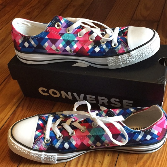 Converse Shoes - EUC - Like new unisex Converse, women 10 men 8